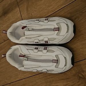 Women's Size 6W, Cross Trekkers.  Red, and White.